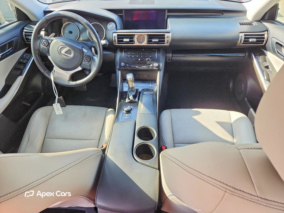 Lexus IS 2014
