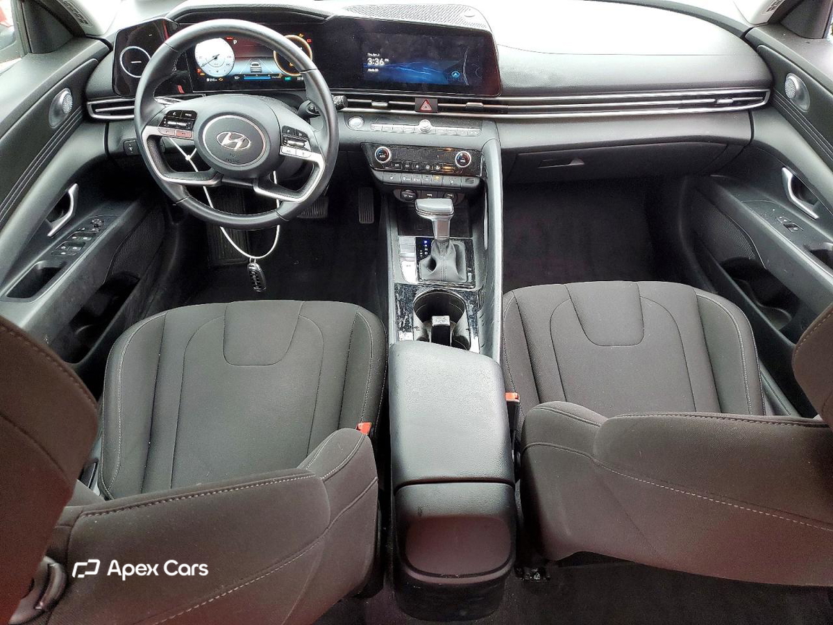Hyundai Elantra 2023