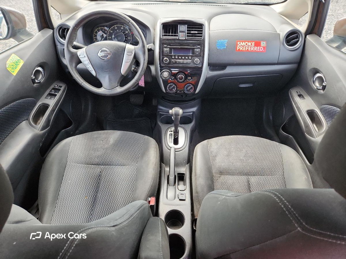 Nissan Versa 2015
