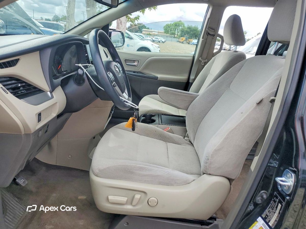 Toyota Sienna 2016