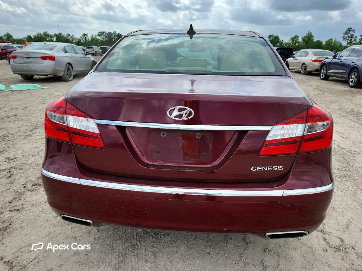 Hyundai Genesis 2012