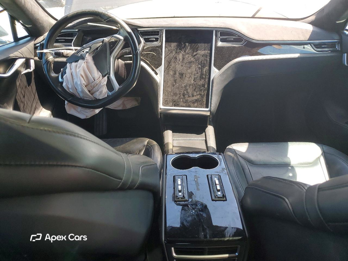 Tesla Model S 2015