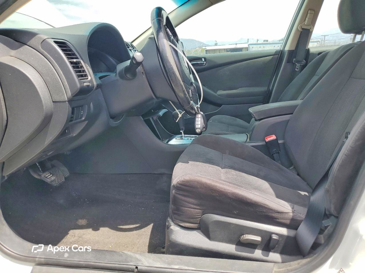 Nissan Altima 2010