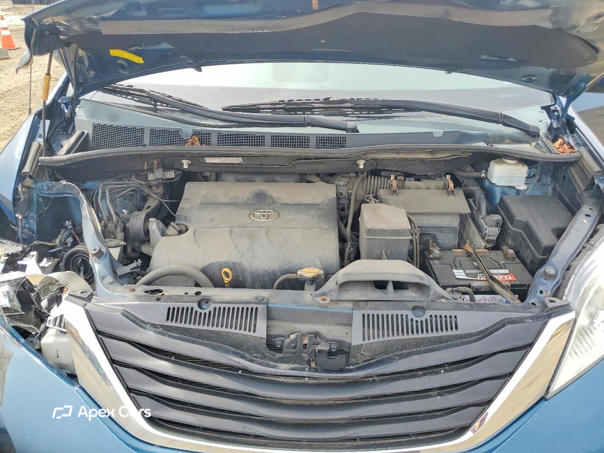 Toyota Sienna 2012