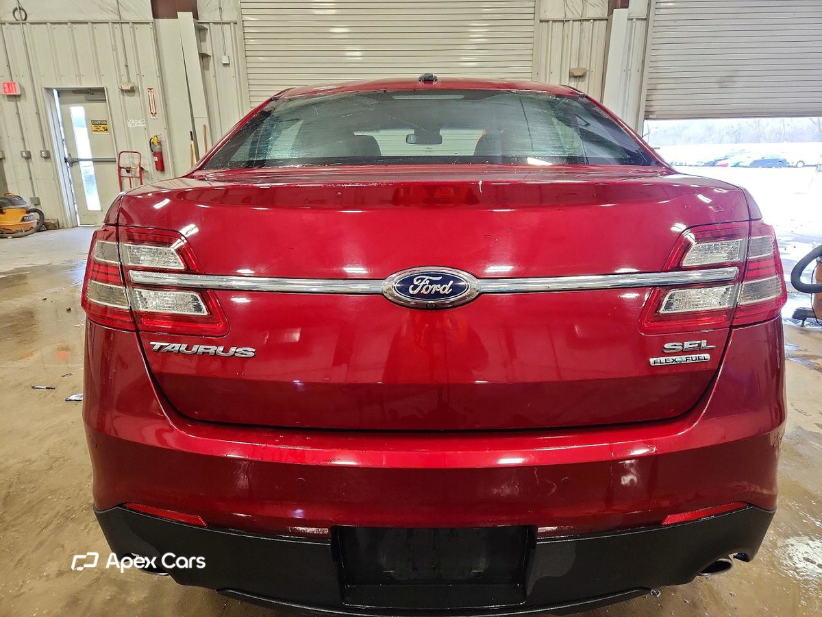 Ford Taurus 2015