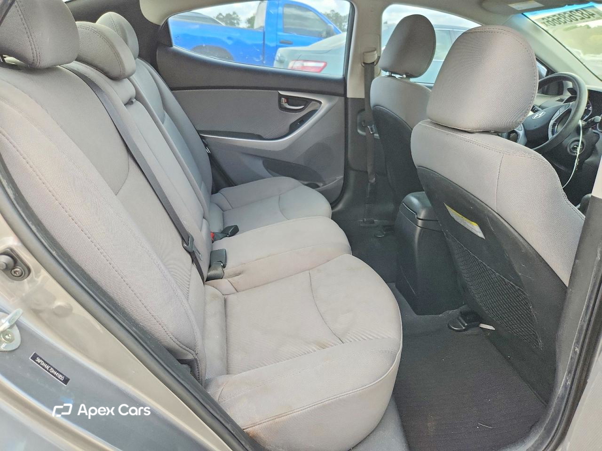 Hyundai Elantra 2013