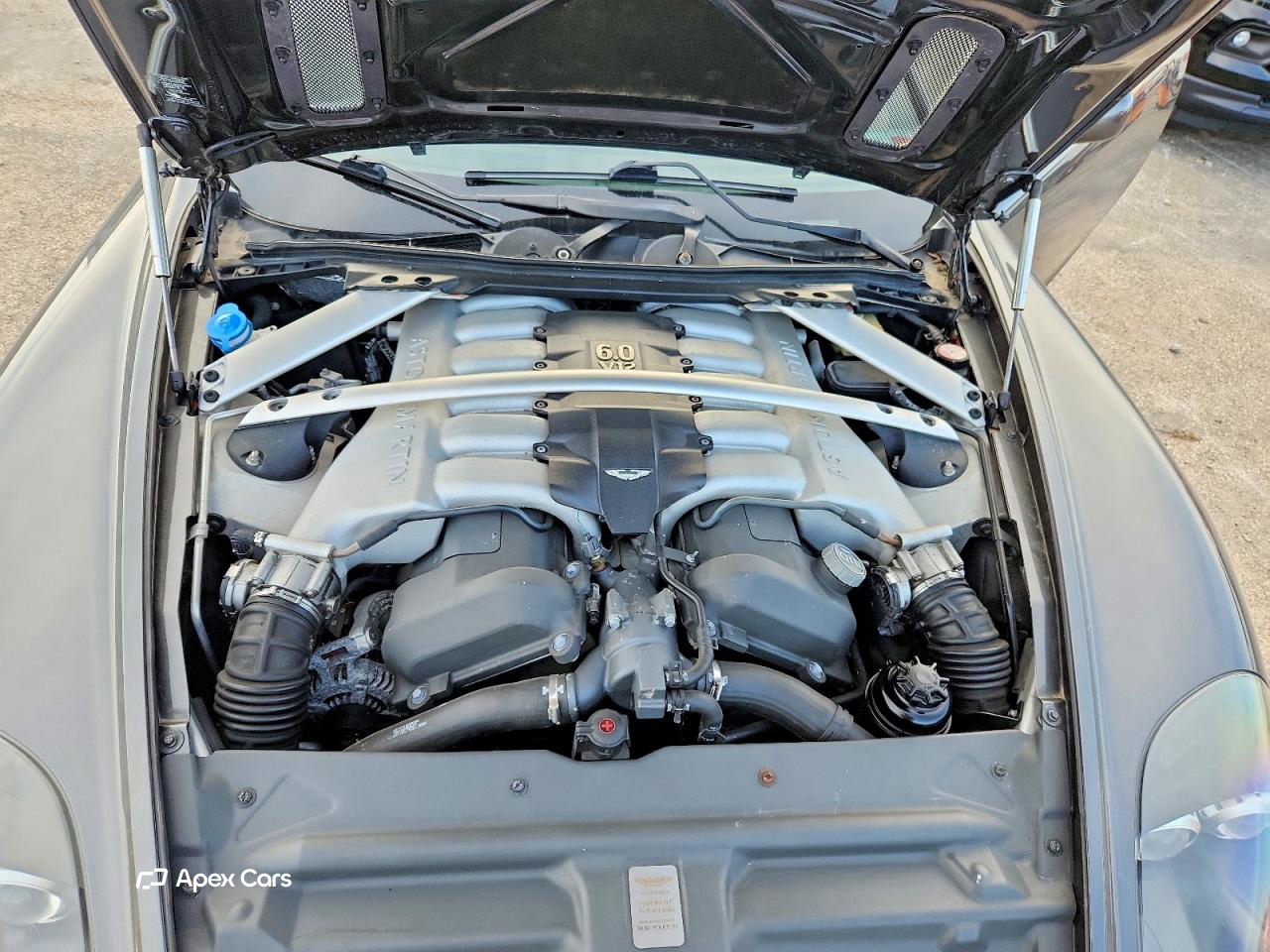 Aston Martin DB9 2005