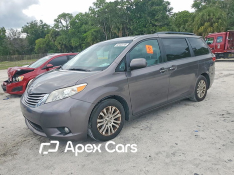Toyota Sienna 2017 - Image 1 of 14