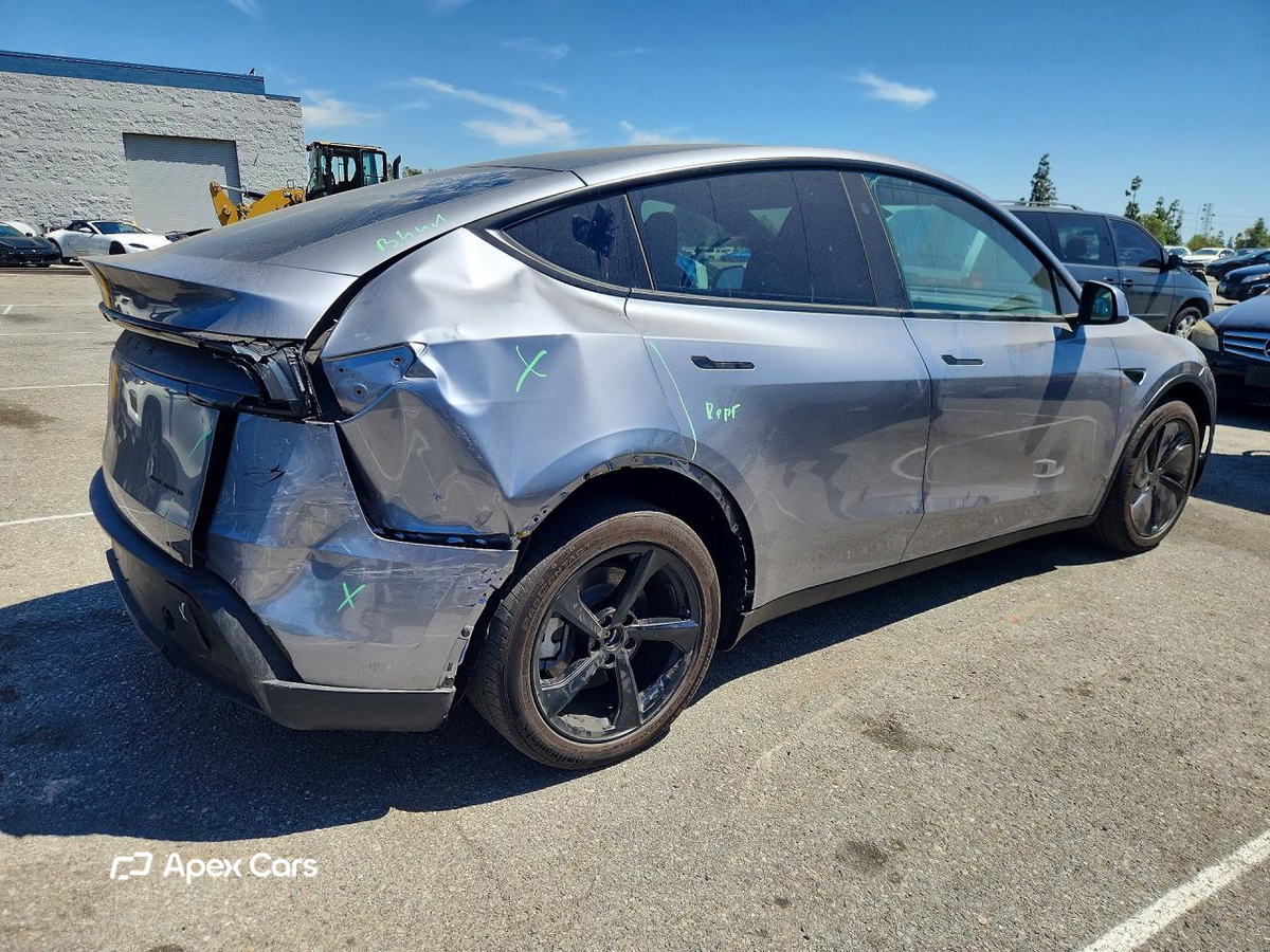 Tesla Model Y 2026