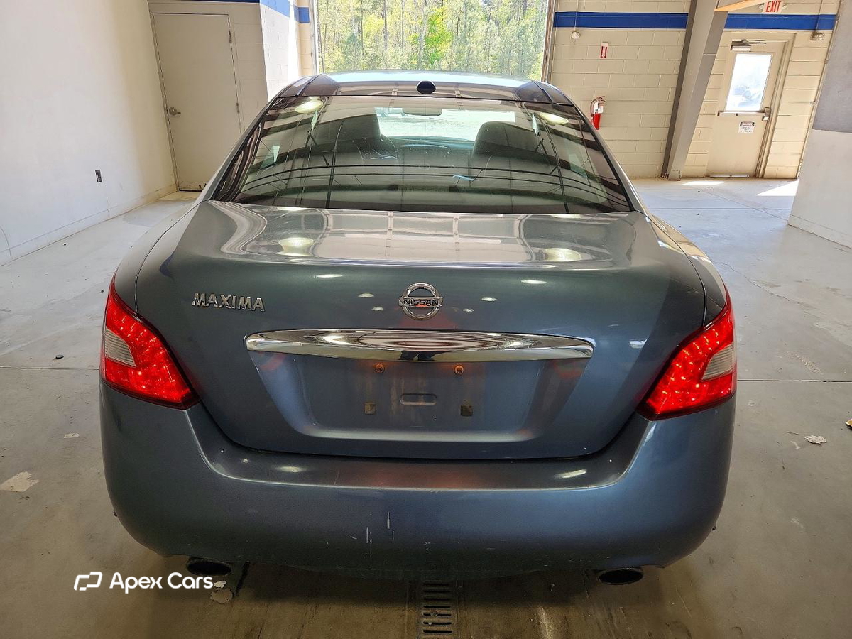 Nissan Maxima 2011