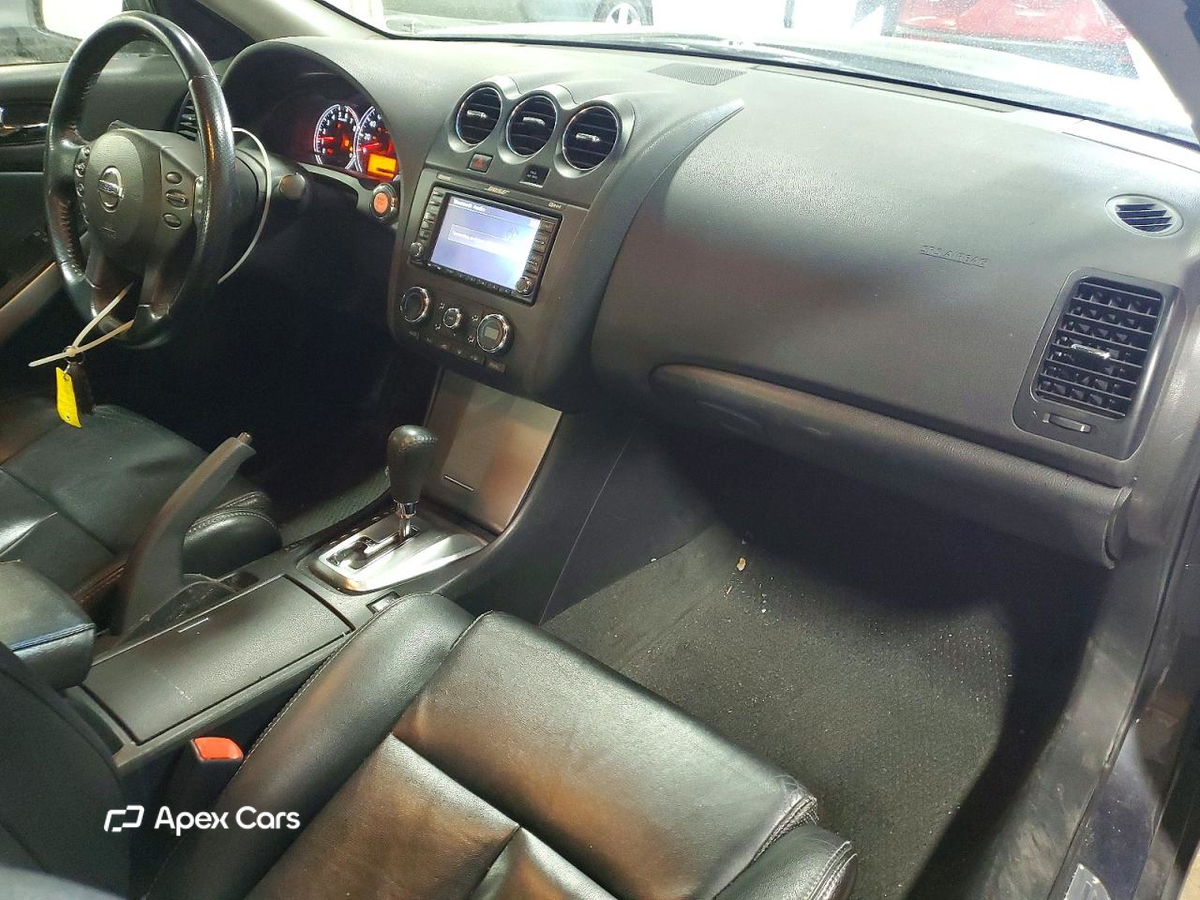 Nissan Altima 2011