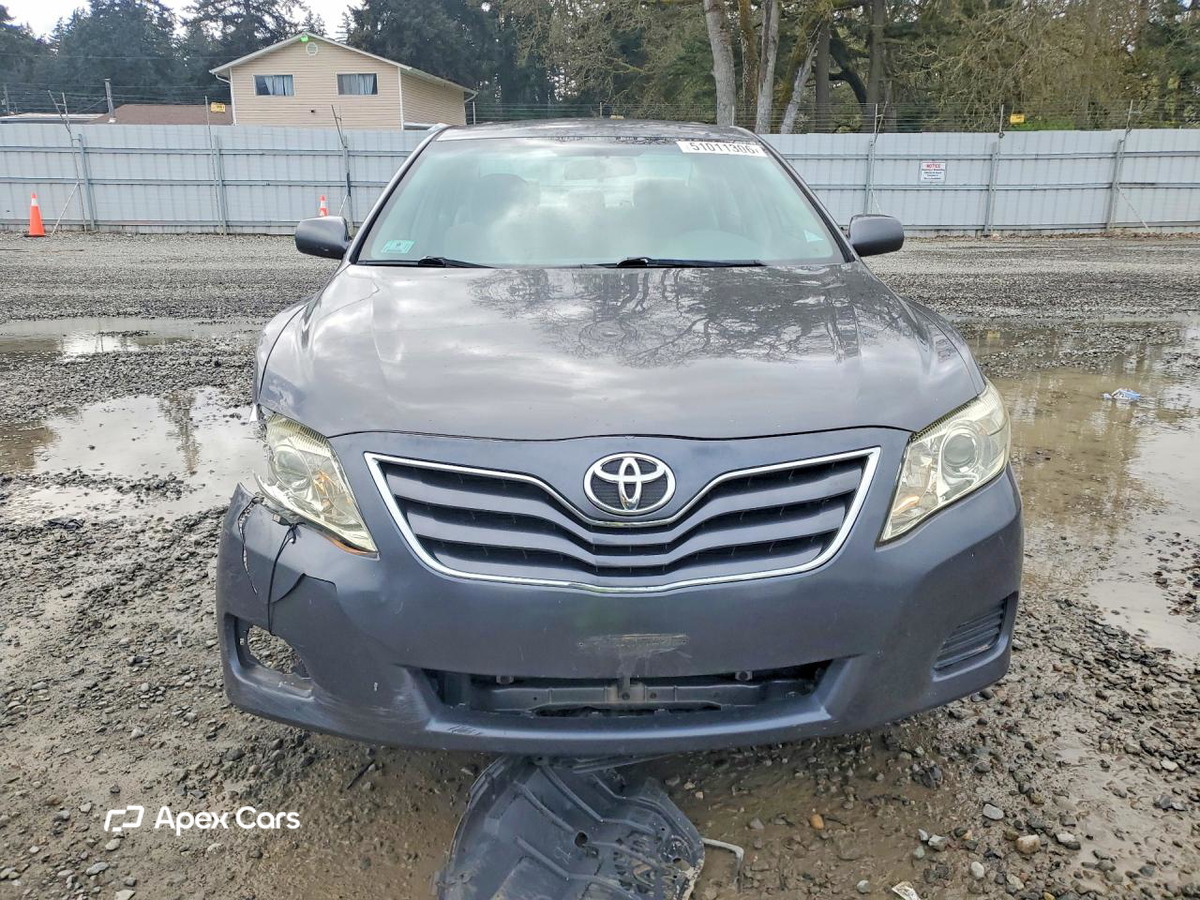 Toyota Camry 2011