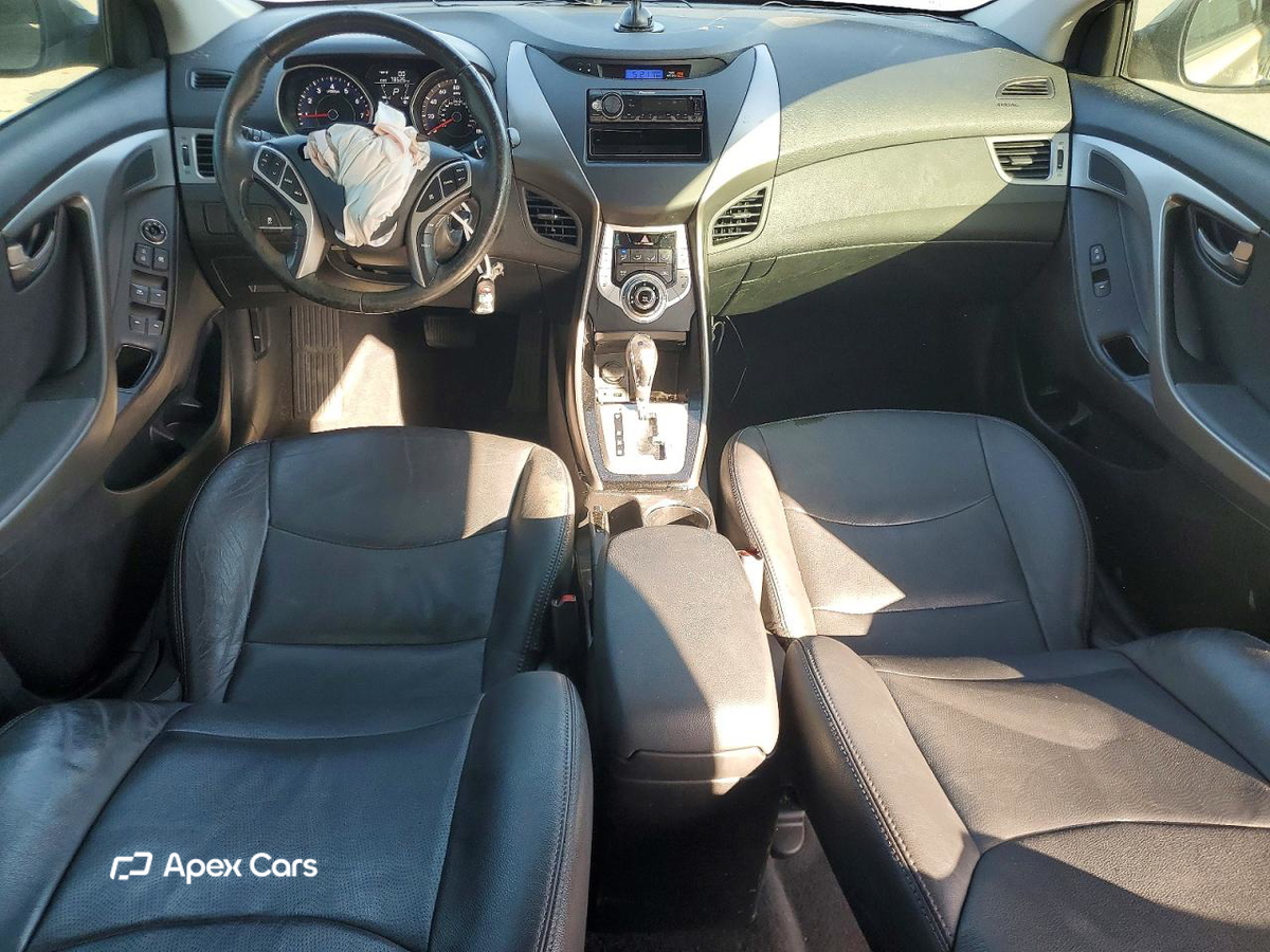 Hyundai Elantra 2011