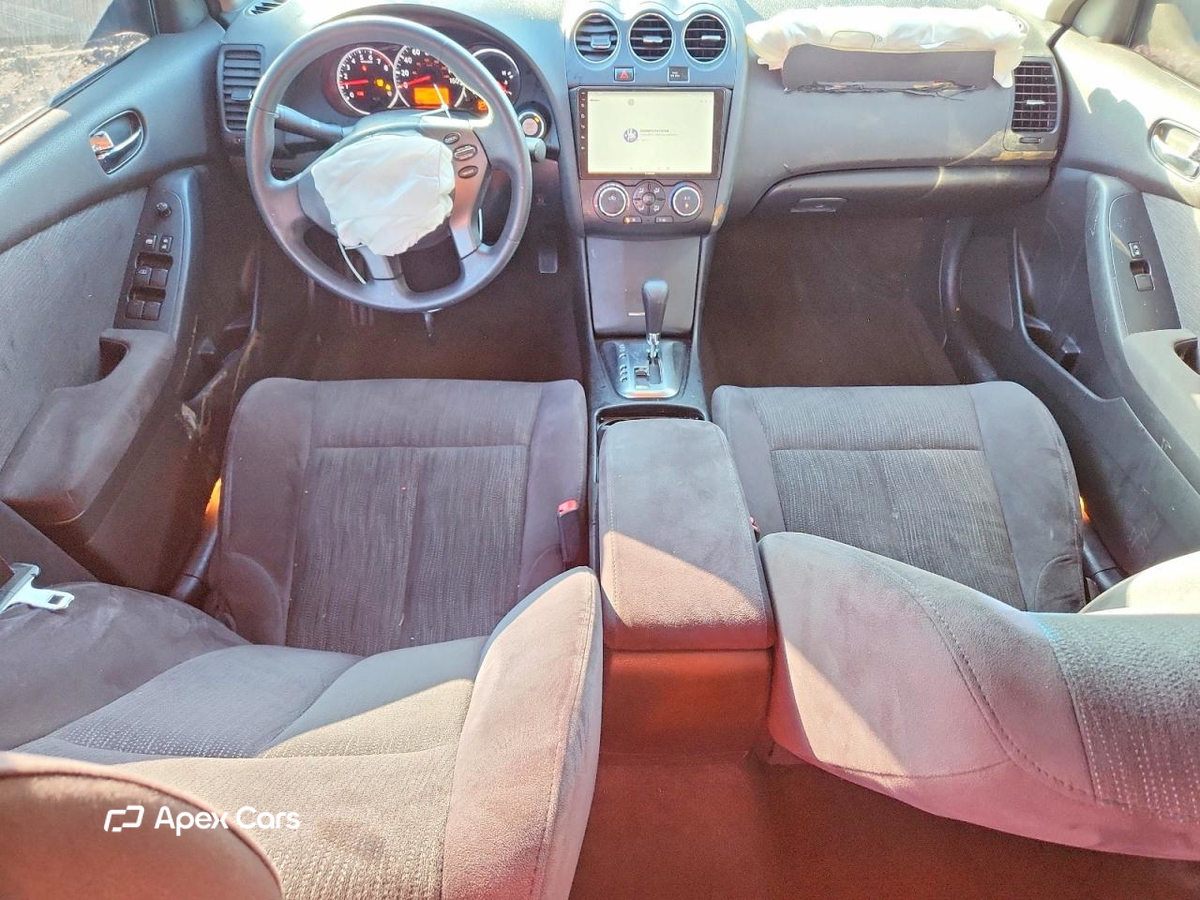 Nissan Altima 2010