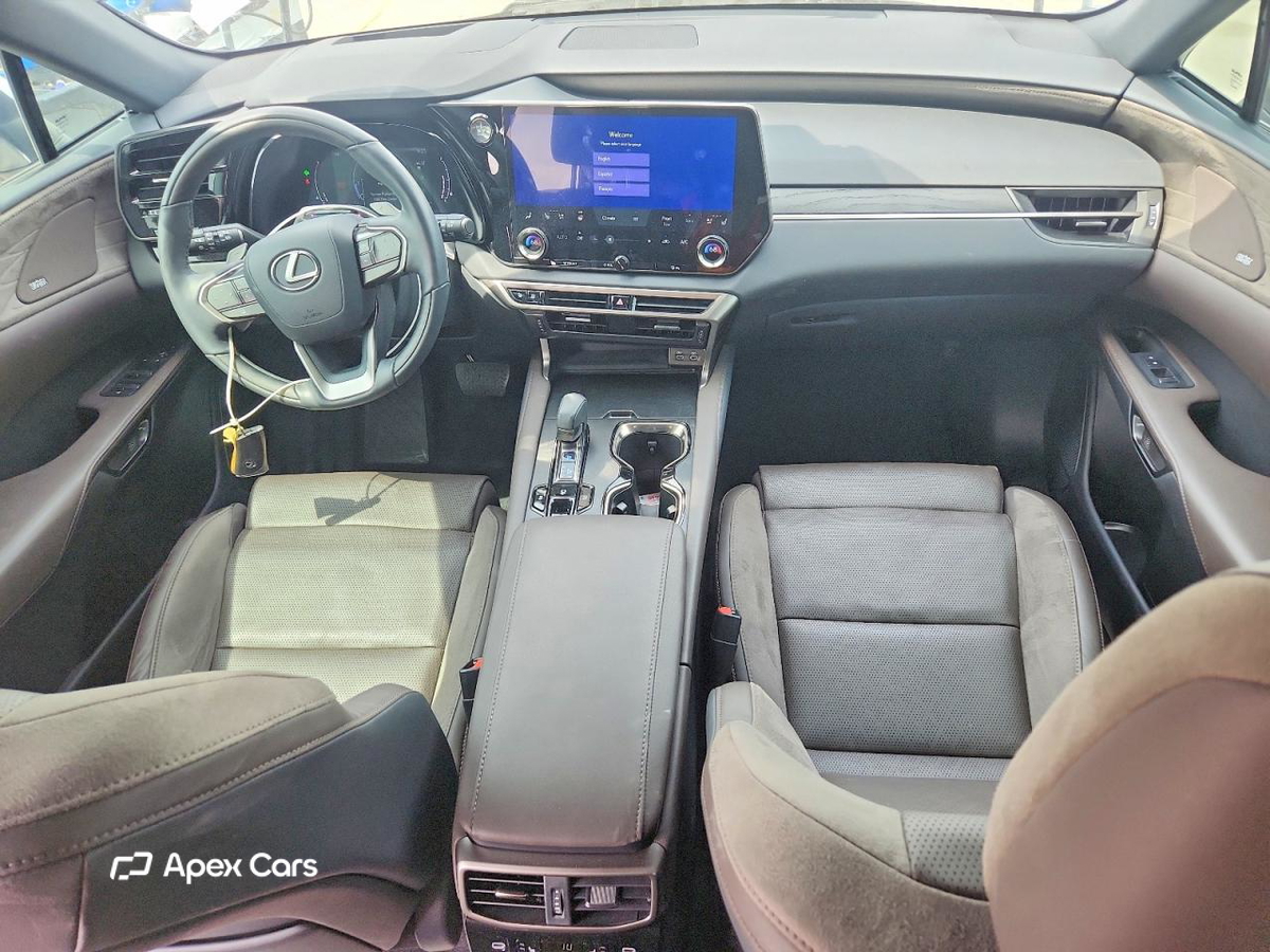 Lexus RX 2023