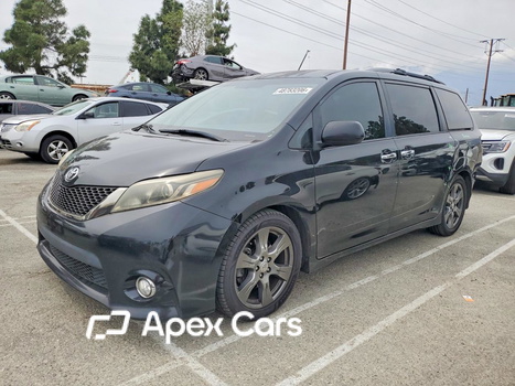 Toyota Sienna 2017 - Image 1 of 13