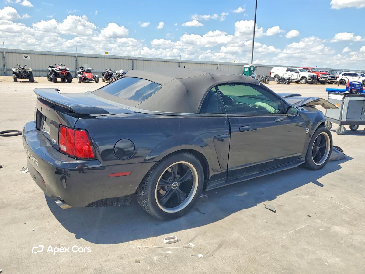 Ford Mustang 2004