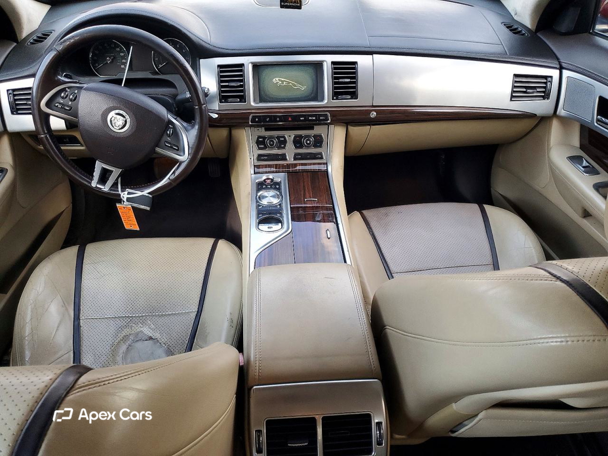 Jaguar XF 2012
