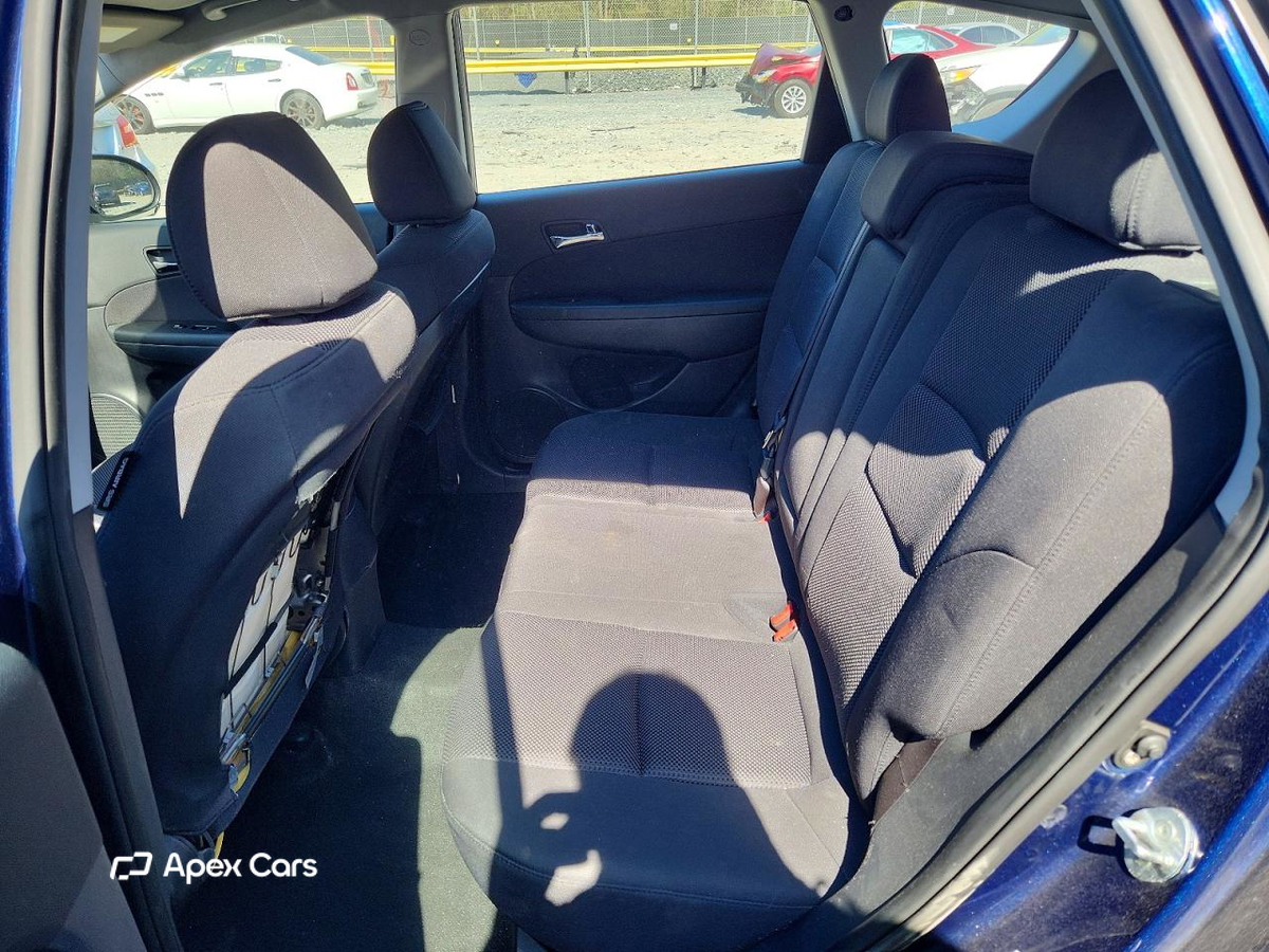 Hyundai Elantra 2012