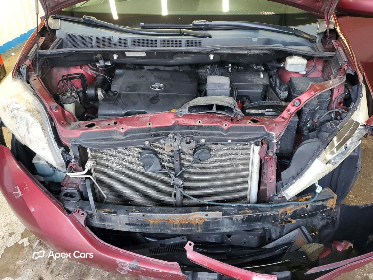 Toyota Sienna 2011