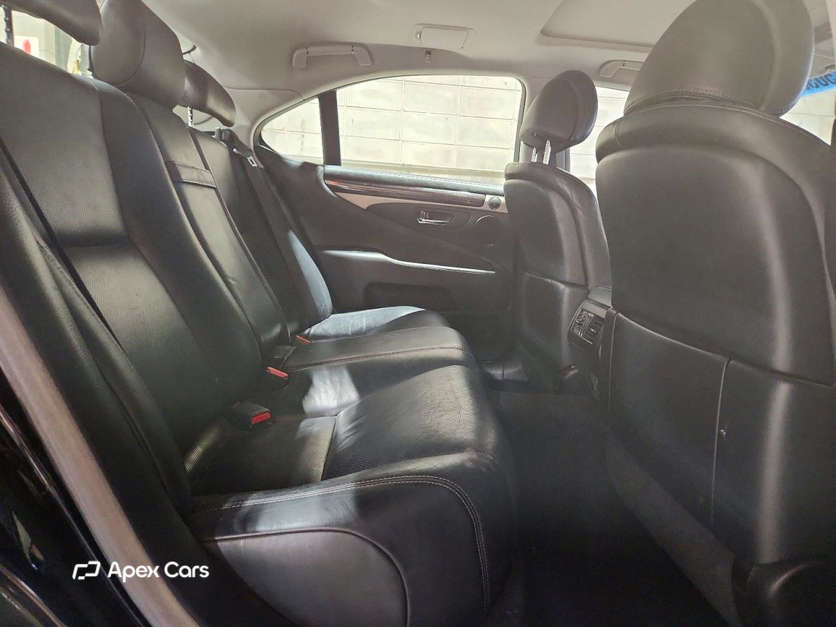 Lexus LS 2015