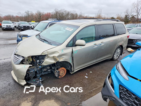 Toyota Sienna 2015 - Image 1 of 14