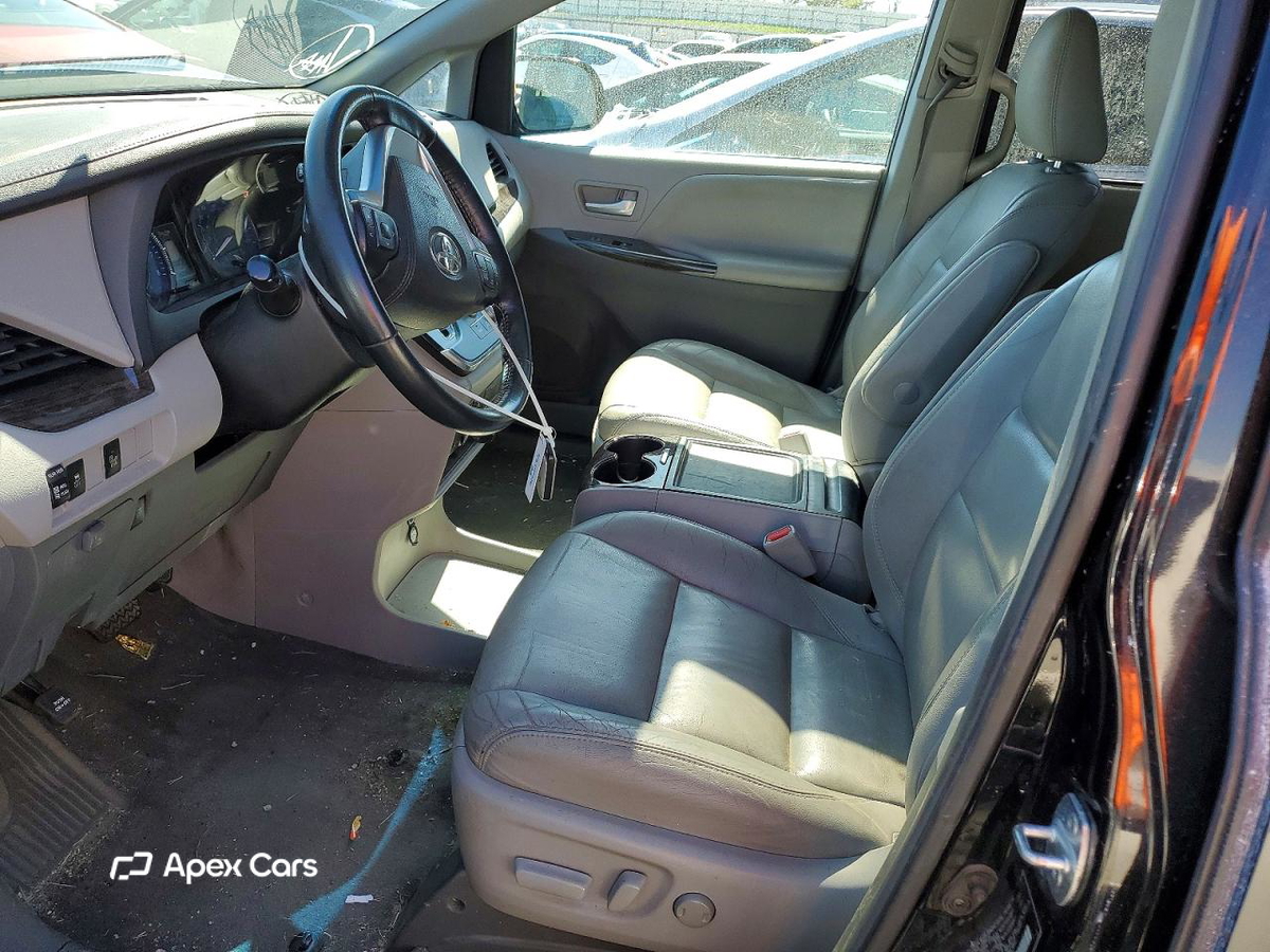 Toyota Sienna 2016