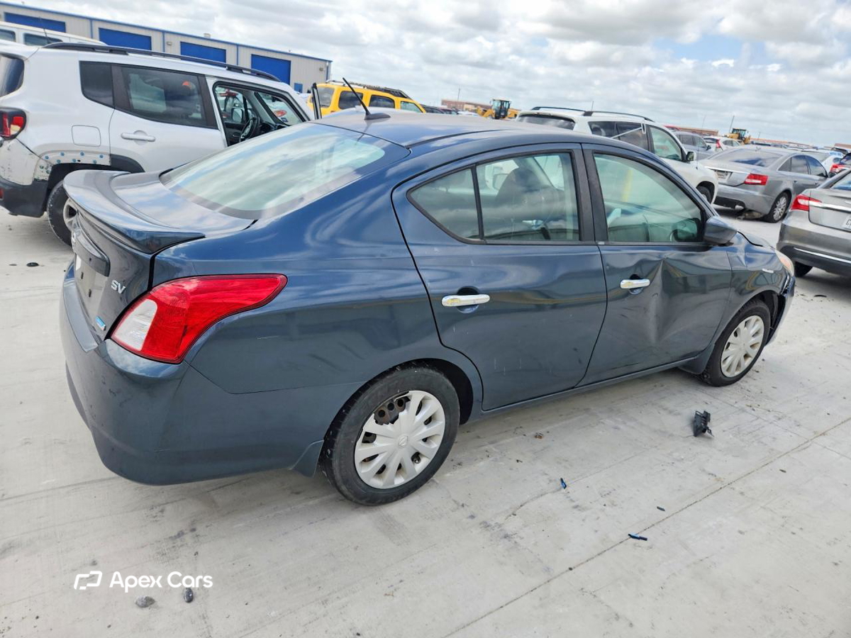 Nissan Versa 2016