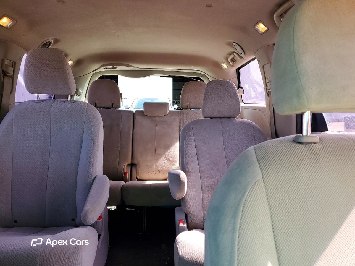 Toyota Sienna 2011