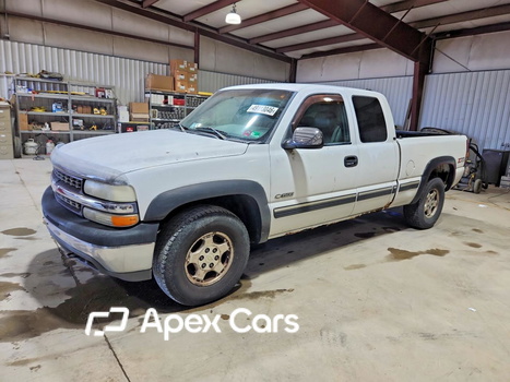 Chevrolet Silverado 2002 - Image 1 of 12