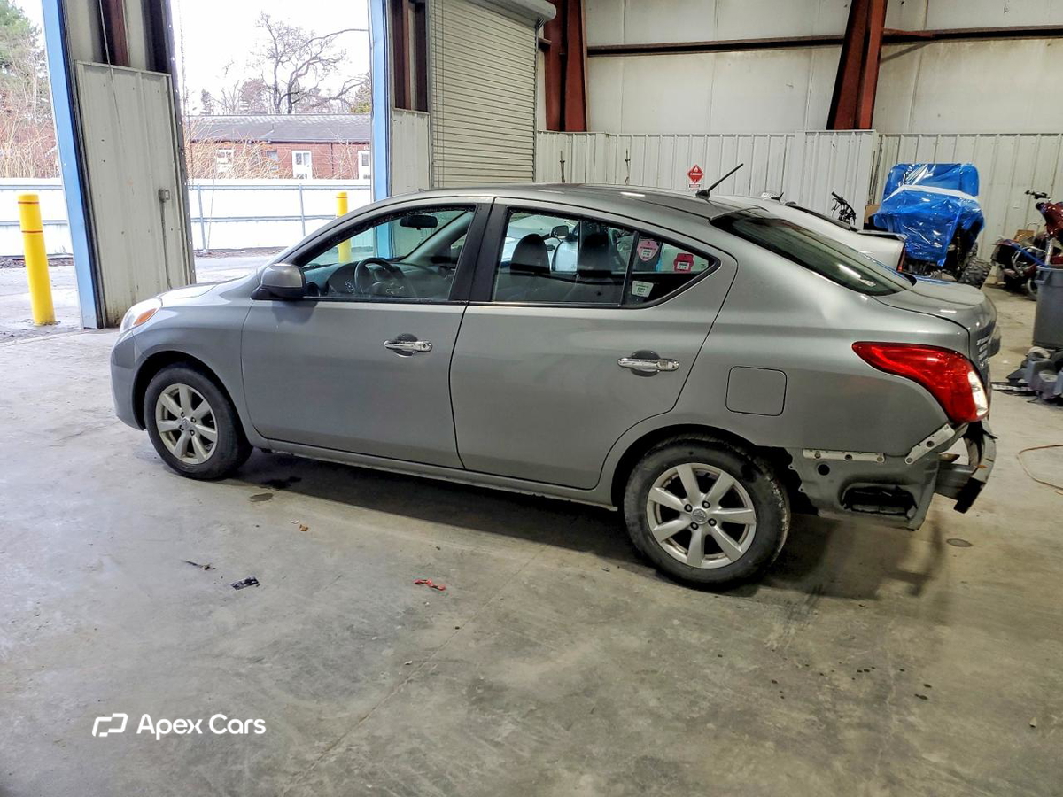 Nissan Versa 2012