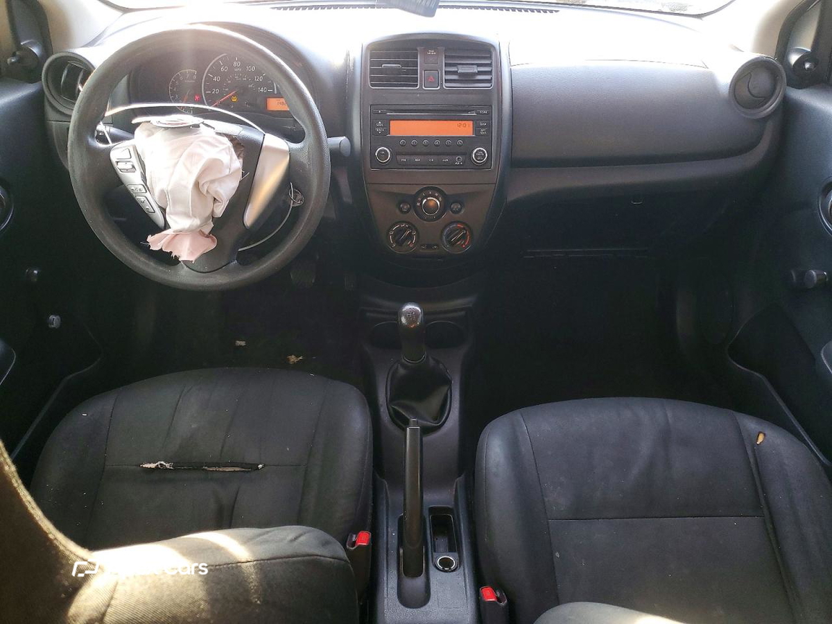 Nissan Versa 2015