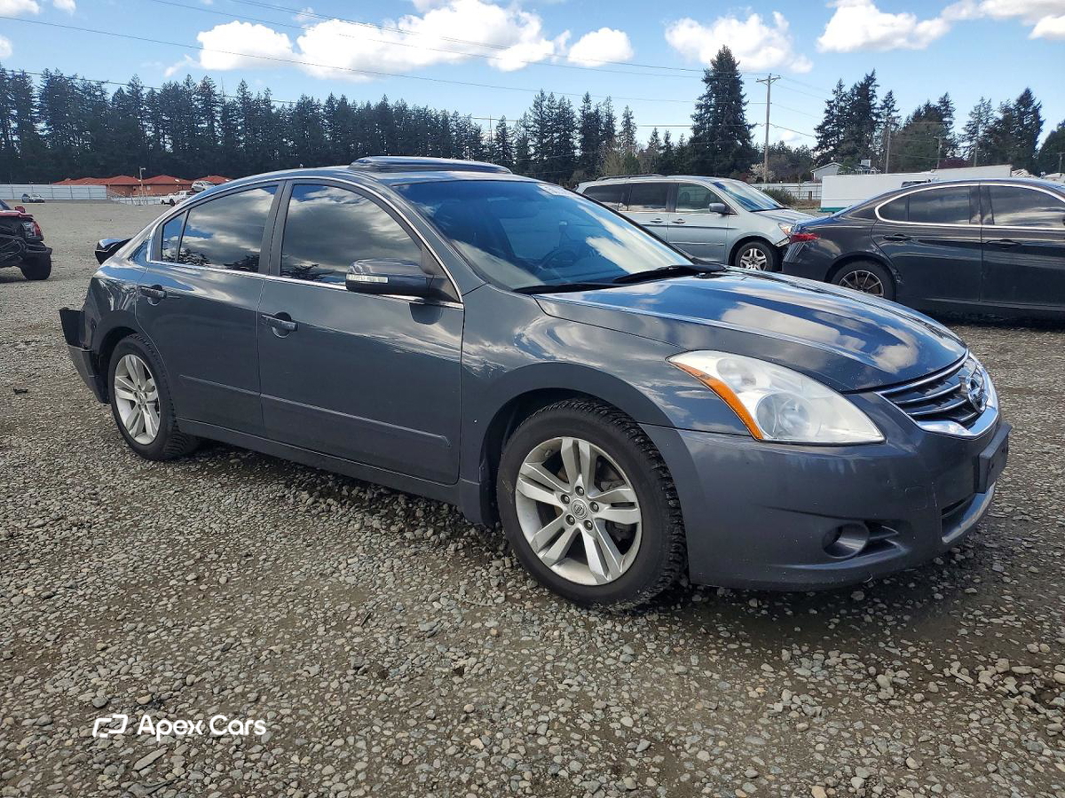 Nissan Altima 2011