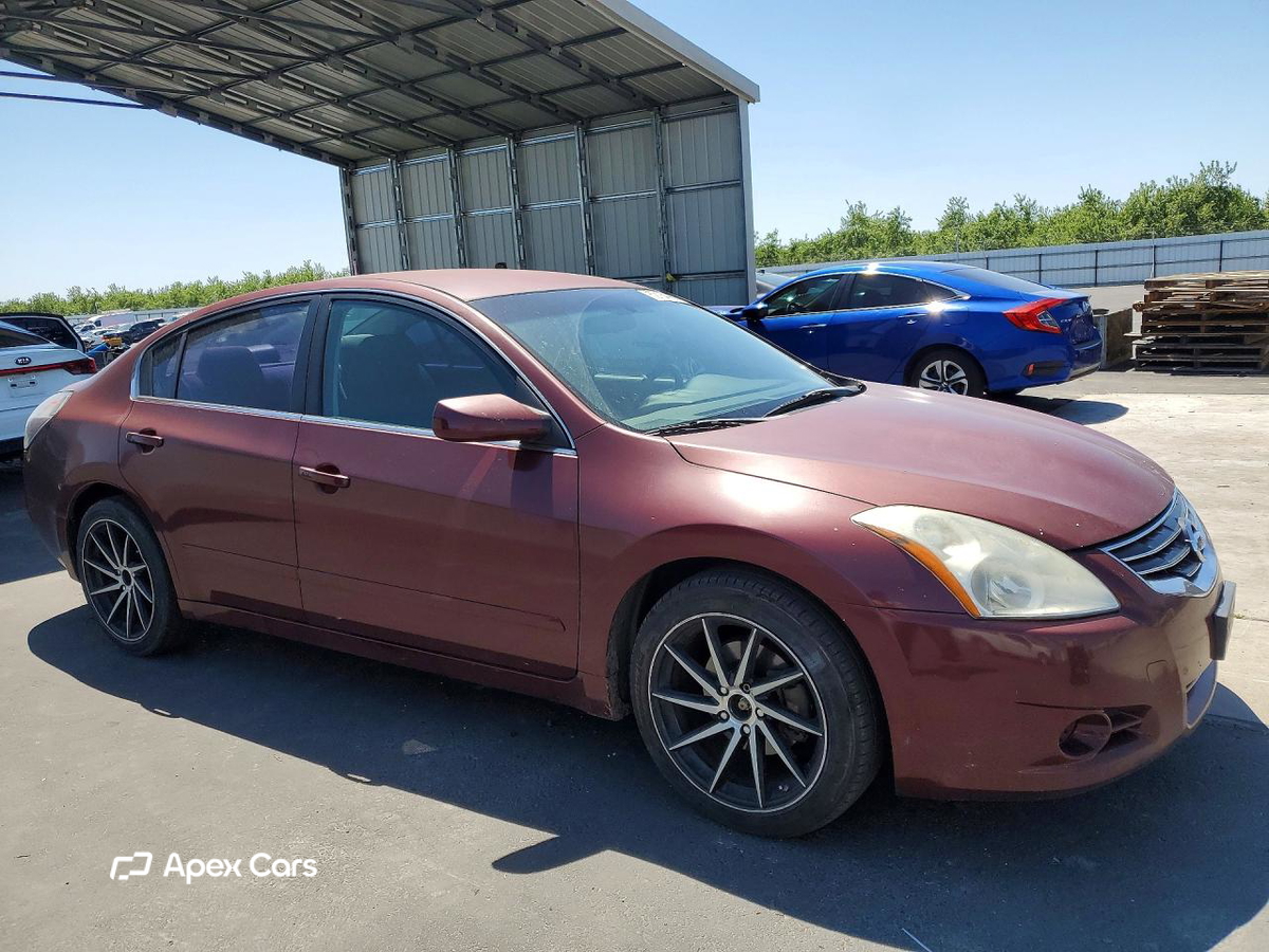 Nissan Altima 2012