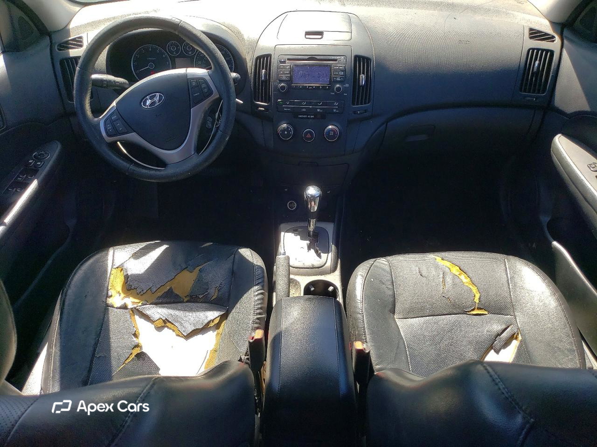 Hyundai Elantra 2012