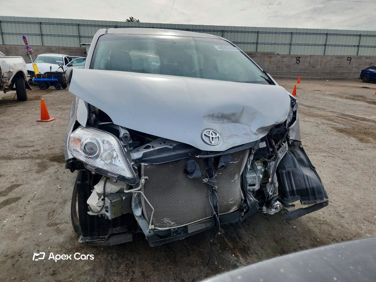 Toyota Sienna 2015