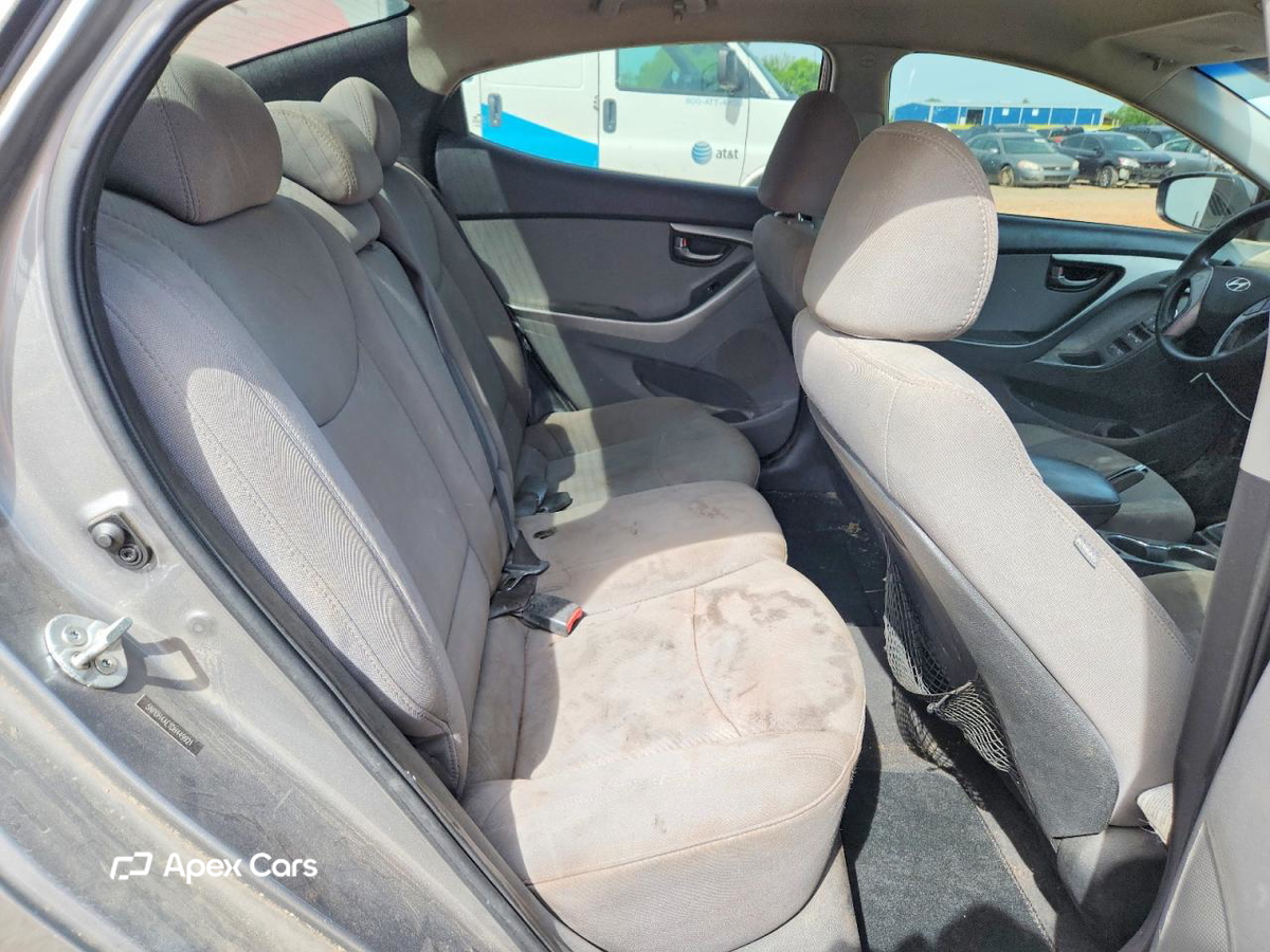 Hyundai Elantra 2013