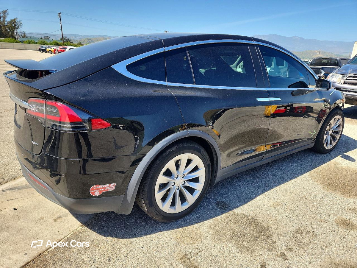 Tesla Model X 2018