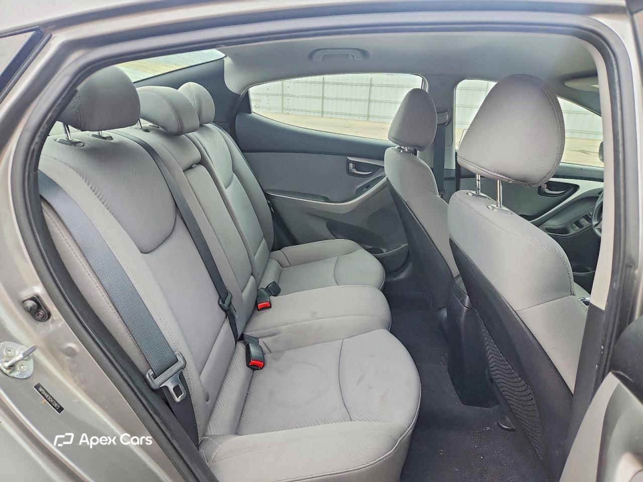 Hyundai Elantra 2012
