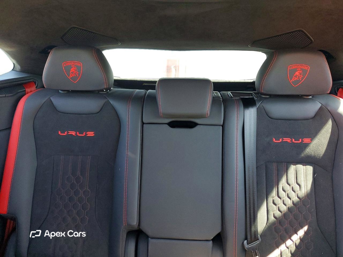 Lamborghini Urus 2024