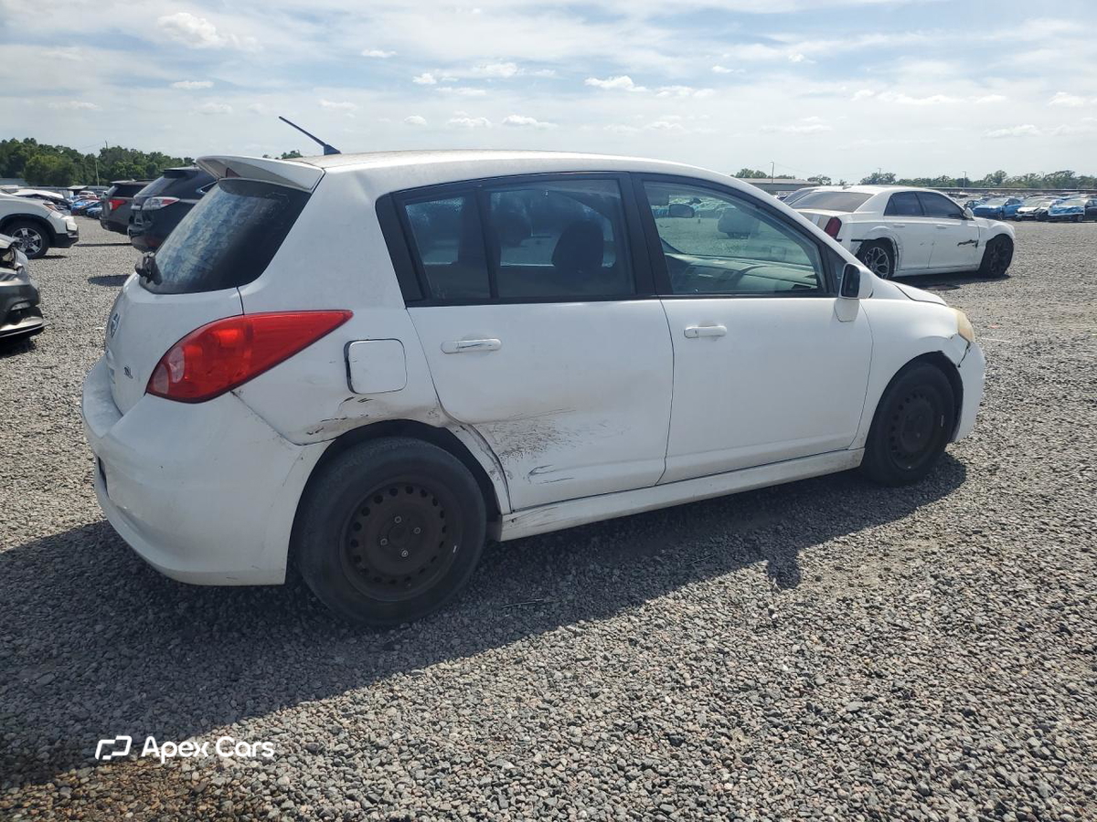 Nissan Versa 2011