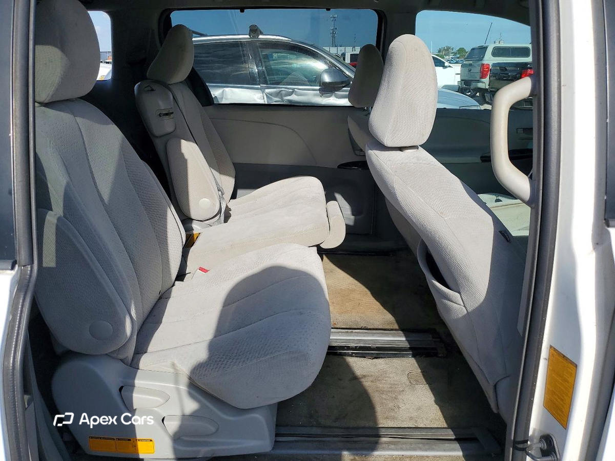 Toyota Sienna 2012