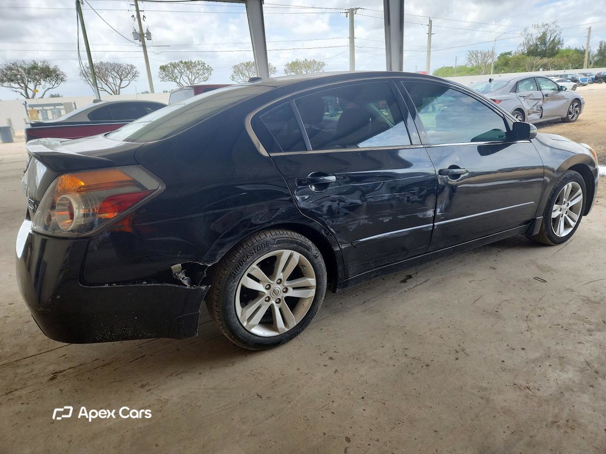 Nissan Altima 2012