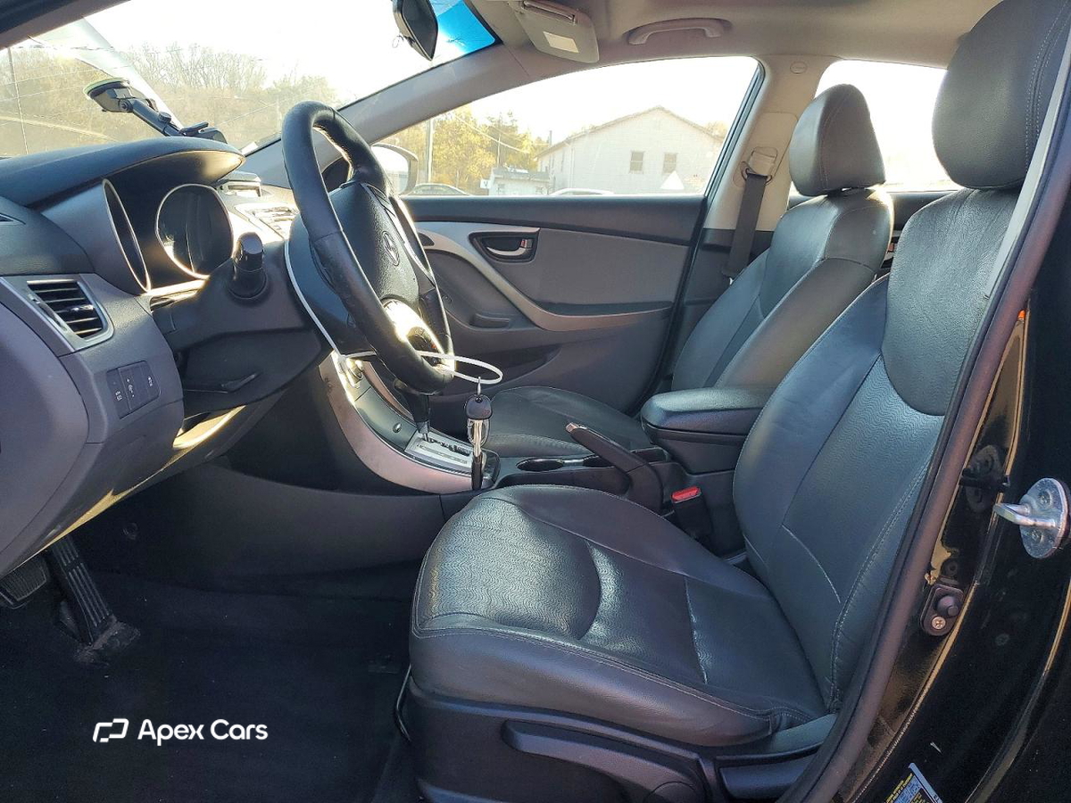 Hyundai Elantra 2012