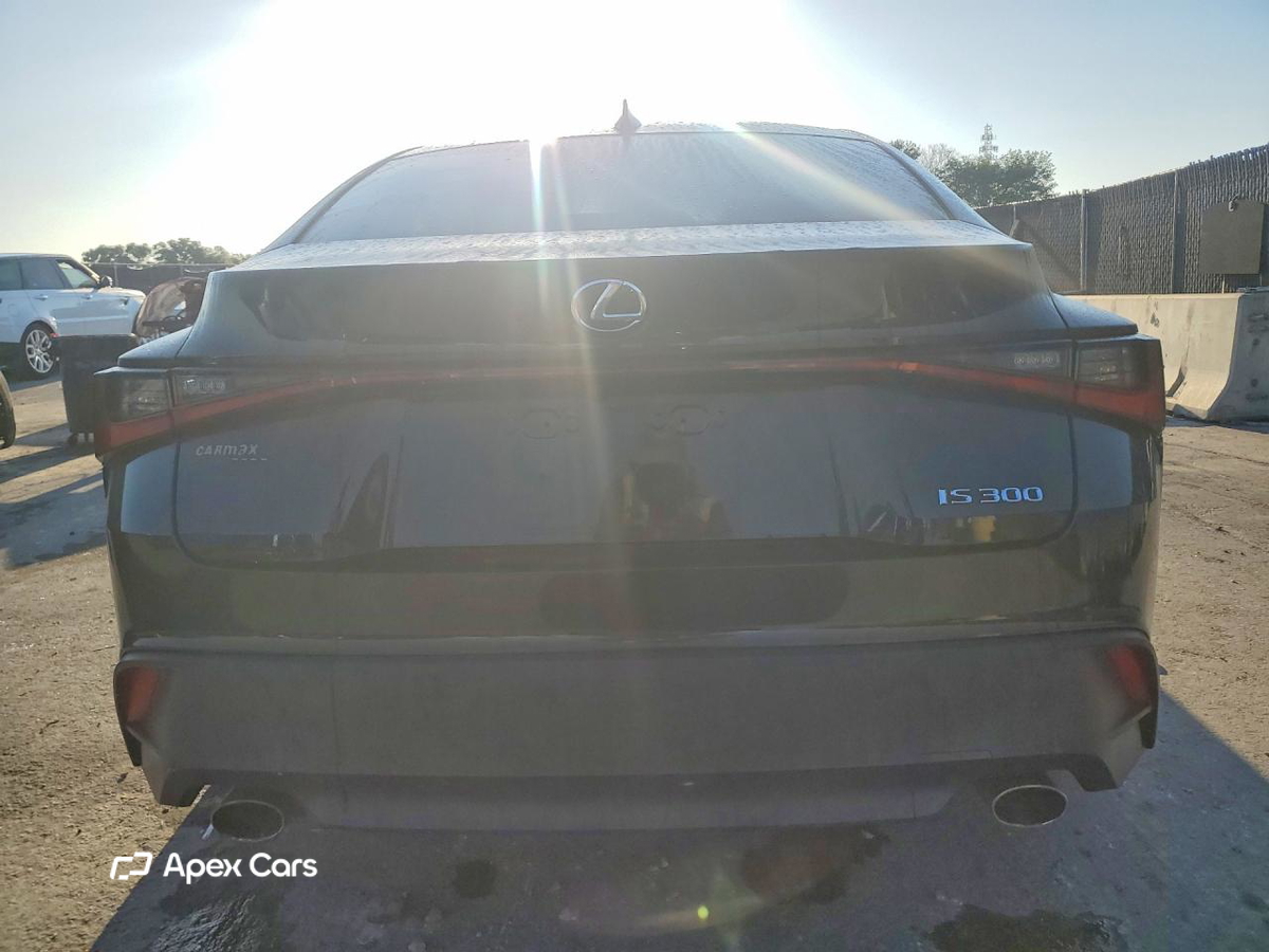 Lexus IS 2021