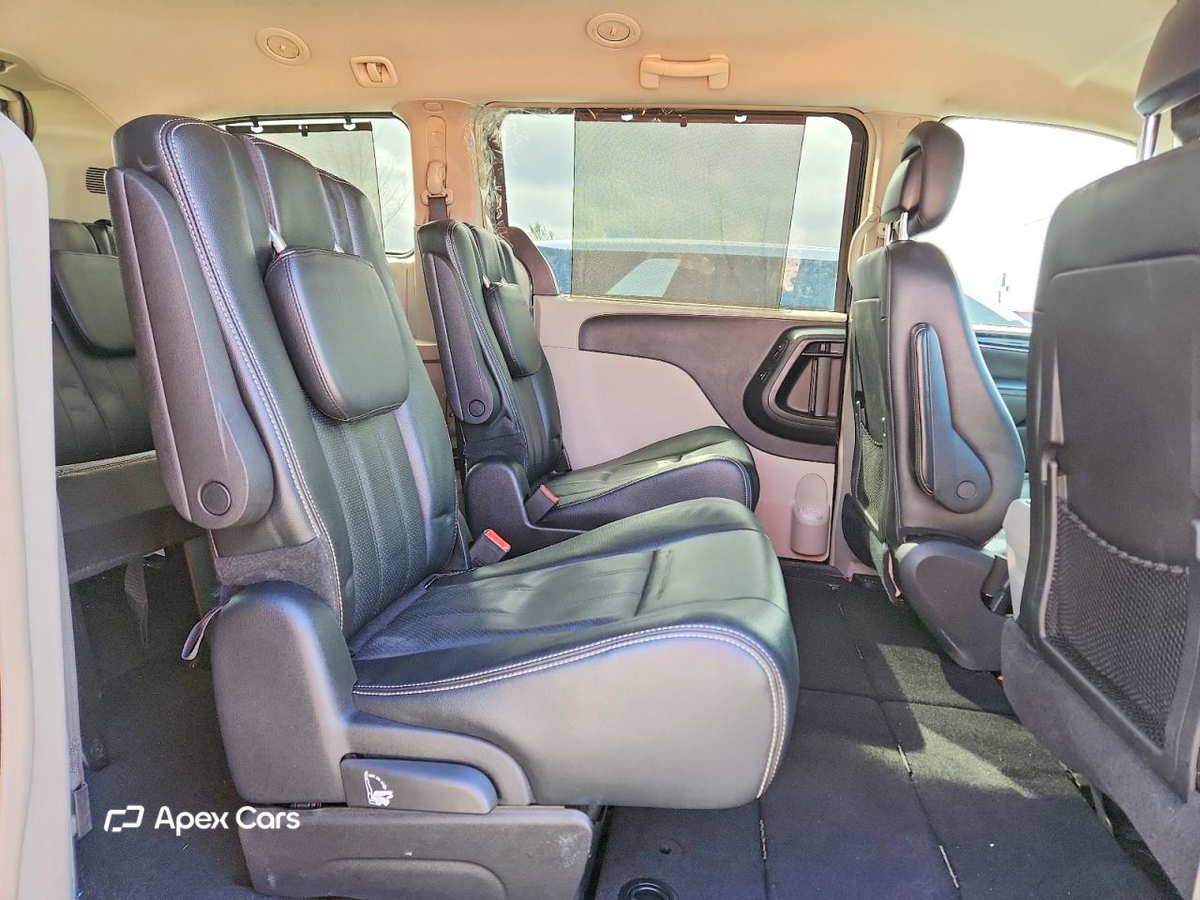 Chrysler Voyager 2016