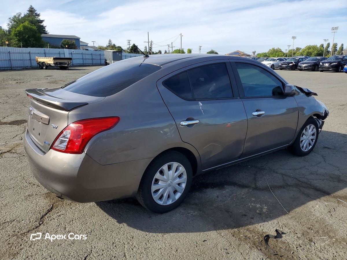 Nissan Versa 2013