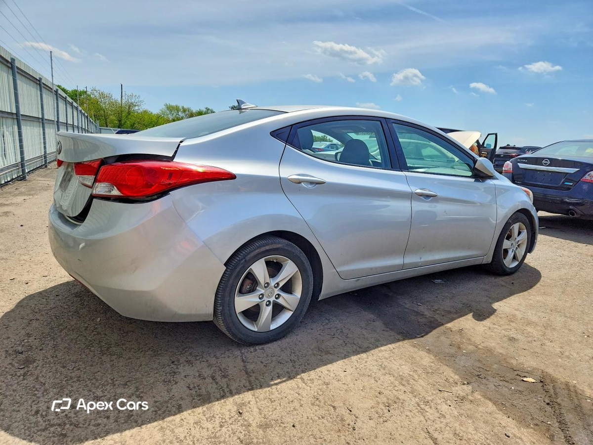 Hyundai Elantra 2013