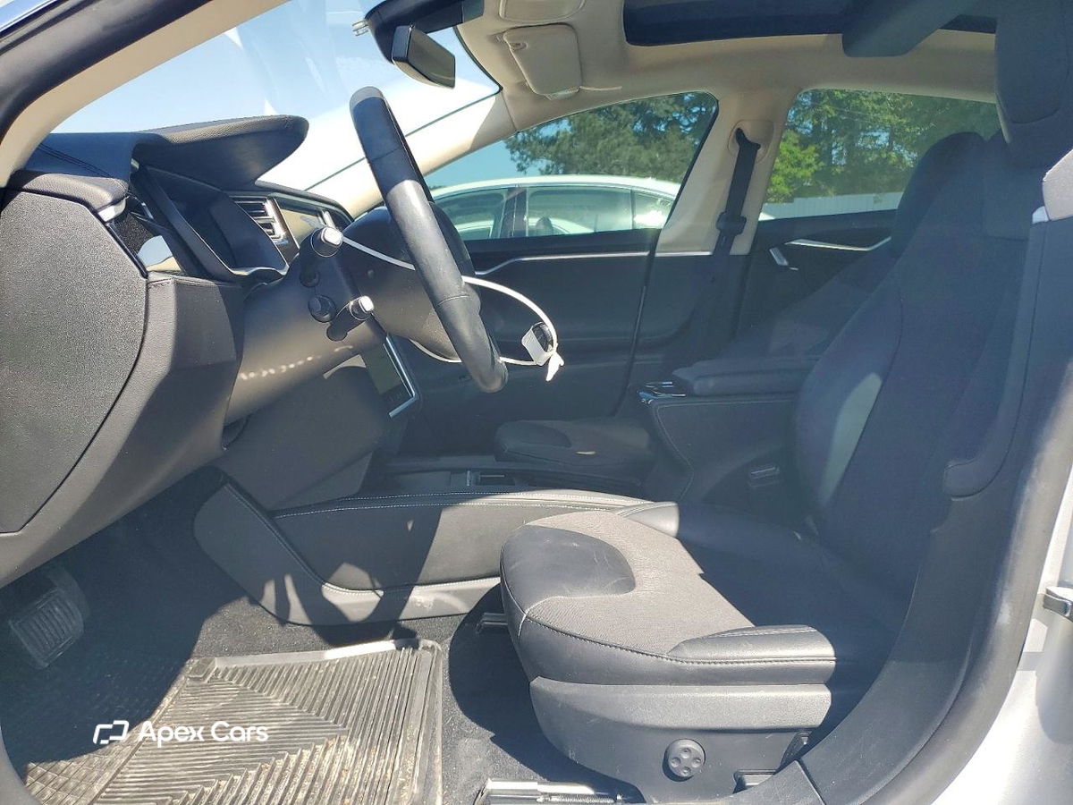 Tesla Model S 2015
