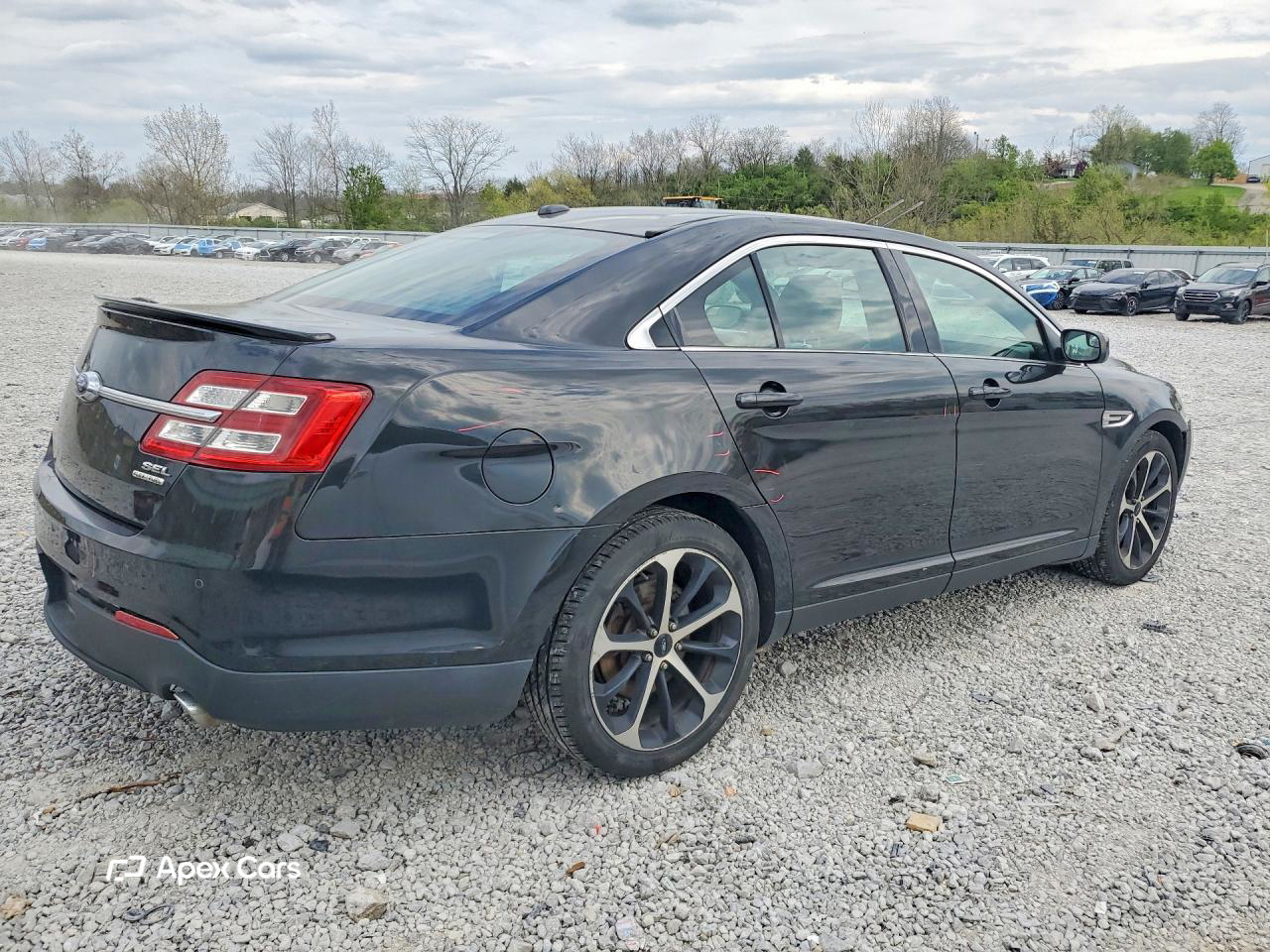 Ford Taurus 2015
